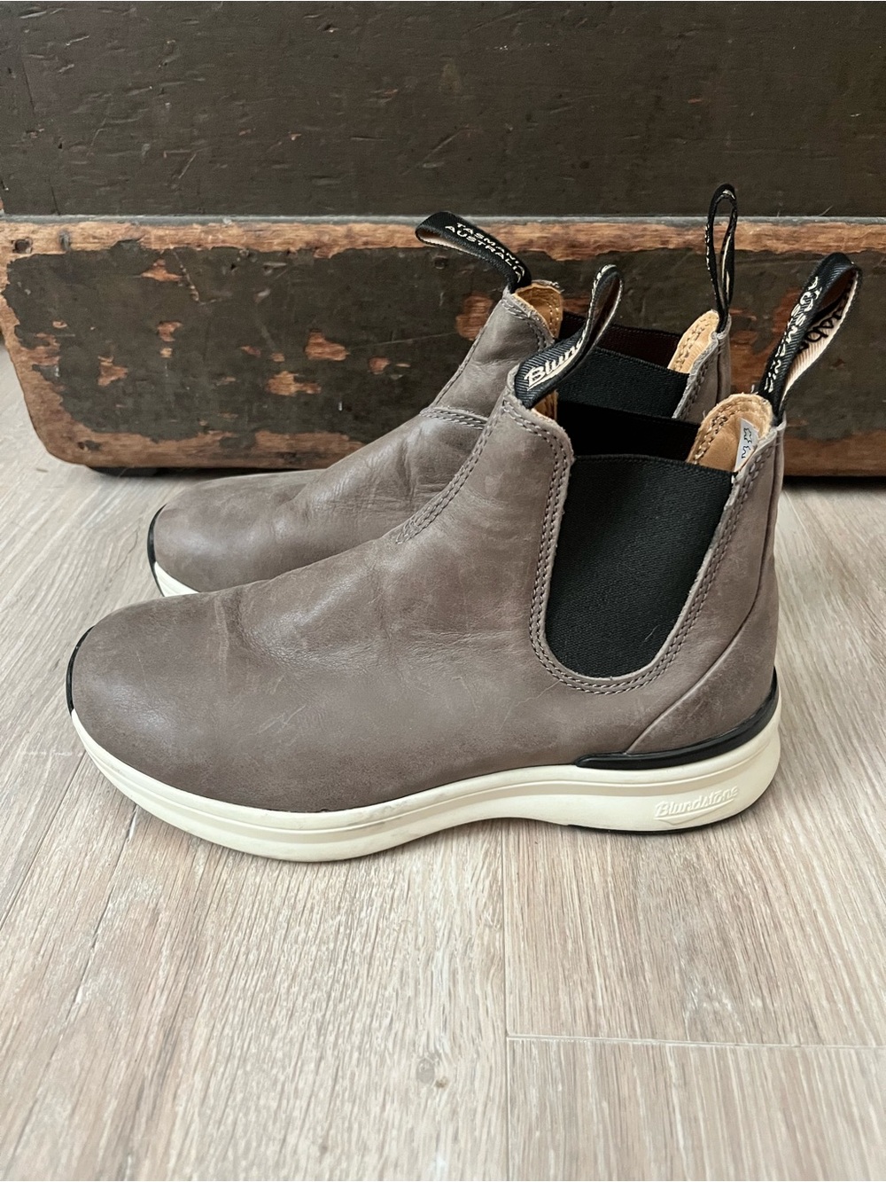 Blundstone 2141 Chelsea Sneaker Boots Nubuck Unisex Dusty Grey Size 3 (W 6/ M 4)